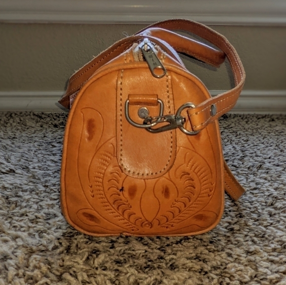 Genuine Leather Purse Hand Tooled Design Burnished with Detachable Strap - Picture 4 of 13